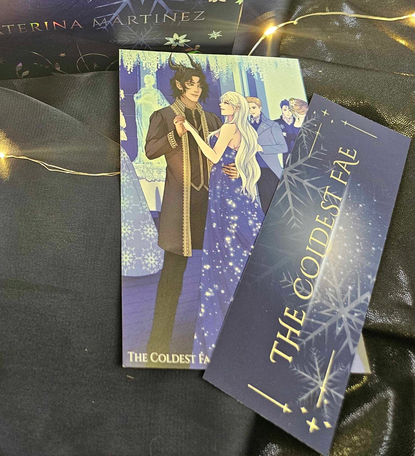 The Coldest Fae Special *LIMITED* Edition Omnibus (Hardback + eBooks)⭐ 4 EBOOKS + 1 SPECIAL EDITION HARDBACK + 1 DELICIOUS FAE PRINCE = EASY YES💕
LIMITED EDITION OMNIBUS EDITION OF THE COLDEST FAE SERIES. INCLUDES: TAKEN, STOLEN, MARSigned BookKaterina MartinezKaterina Martinez BooksColdest Fae Special *LIMITED* Edition Omnibus (Hardback + eBooks)